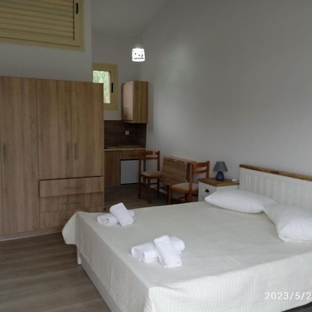 Evoikos Beach & Resort Livanátai Exteriör bild