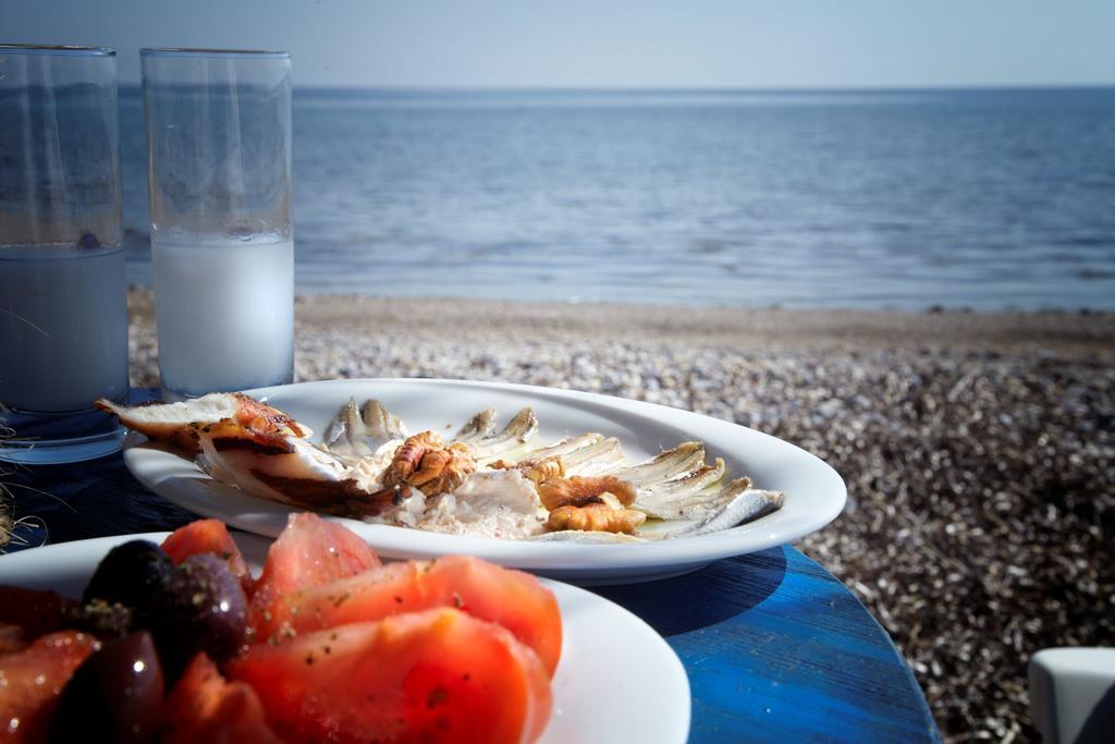 Evoikos Beach & Resort Livanátai Exteriör bild