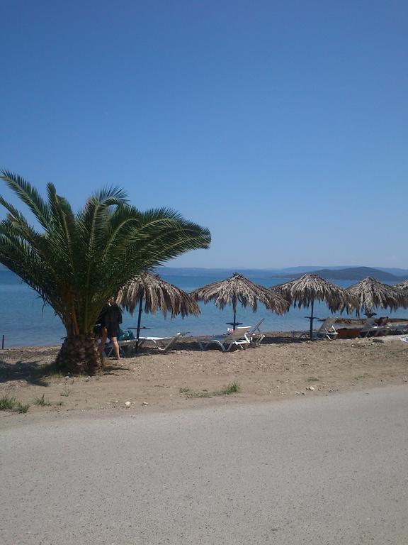 Evoikos Beach & Resort Livanátai Exteriör bild