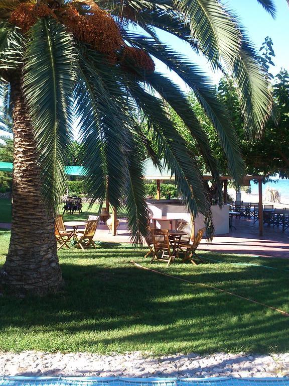 Evoikos Beach & Resort Livanátai Exteriör bild