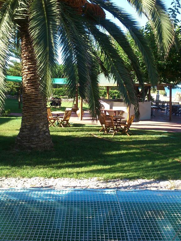 Evoikos Beach & Resort Livanátai Exteriör bild