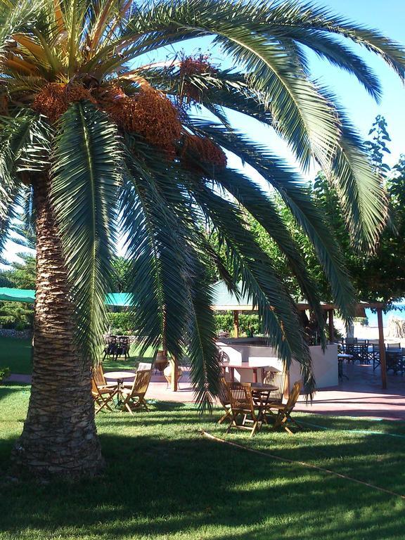 Evoikos Beach & Resort Livanátai Exteriör bild